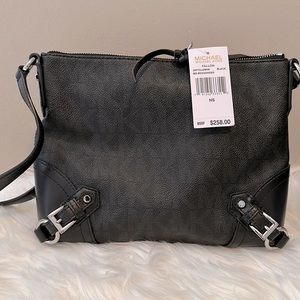 Michael Kors Fallon Messenger/Crossbody Black